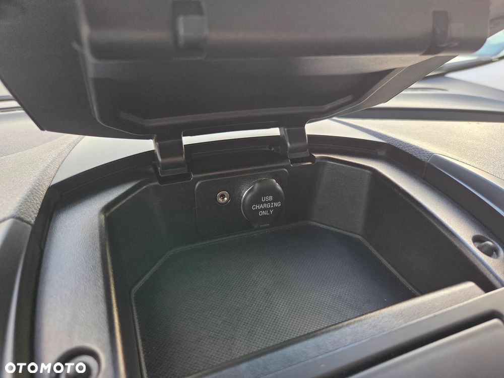 Ford Tourneo Courier ver-1-5-tdci-trend - 27