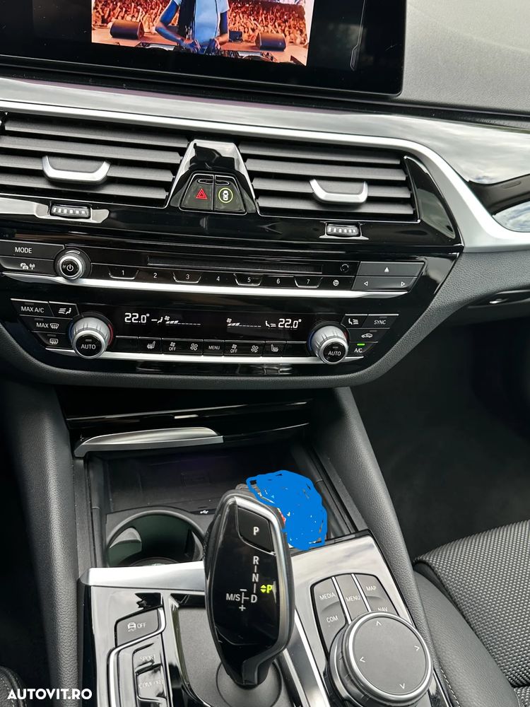 BMW Seria 5 520d AT - 11