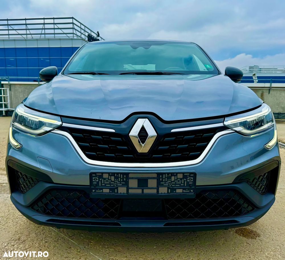 Renault Arkana E-TECH Hybrid RS Line - 8