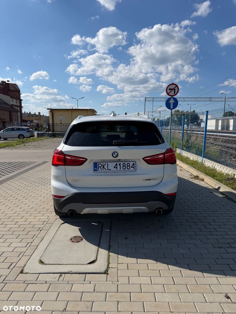 BMW X1 xDrive25i Sport Line - 4