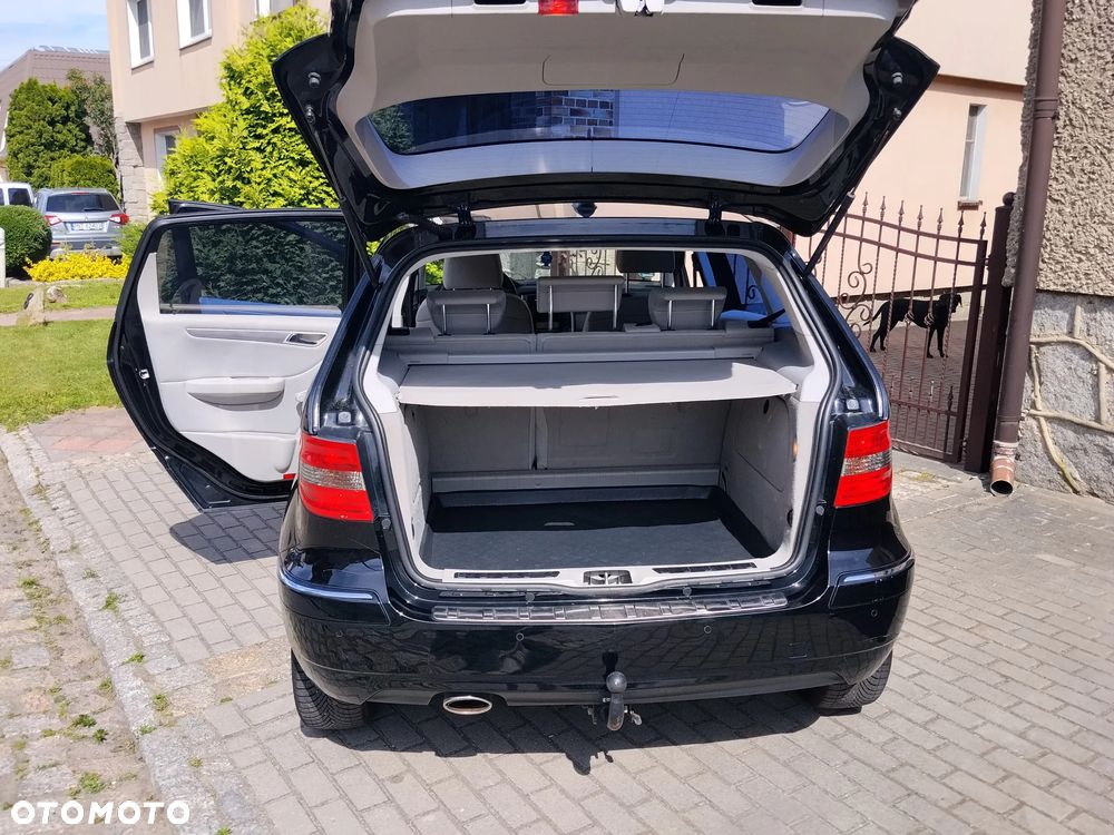 Mercedes-Benz Klasa B 200 Special Edition - 22