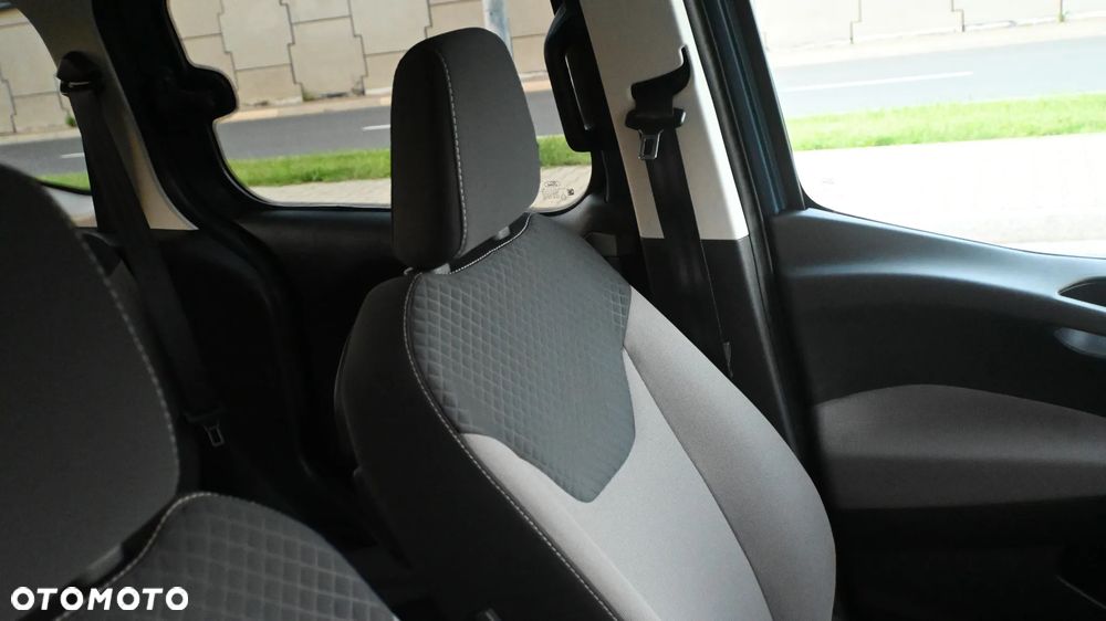 Ford Tourneo Courier 1.0 EcoBoost Titanium - 30