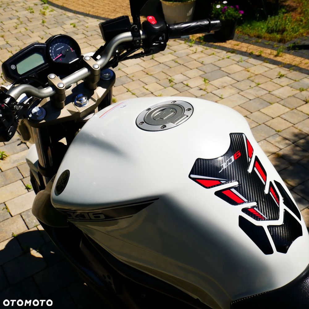 Yamaha XJ - 9
