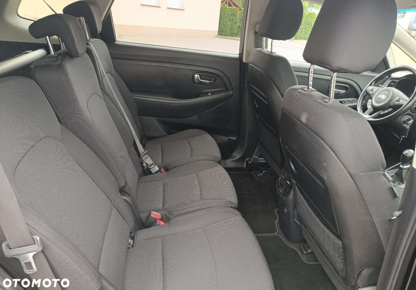 Kia Carens - 16