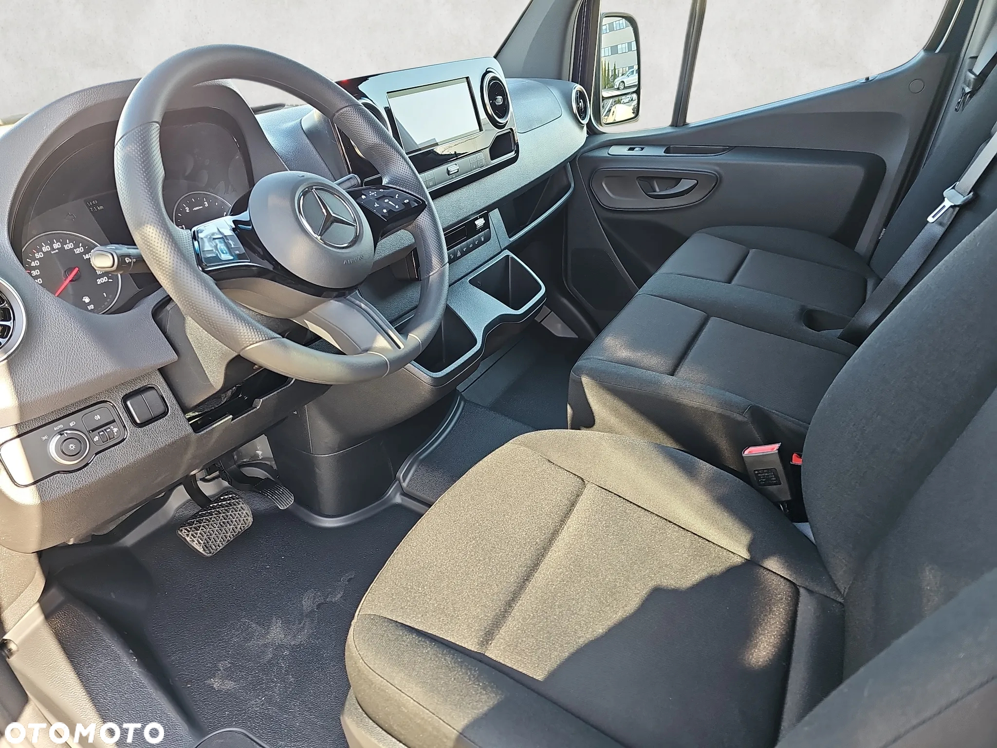 Mercedes-Benz Sprinter Tourer 317 CDI - 13