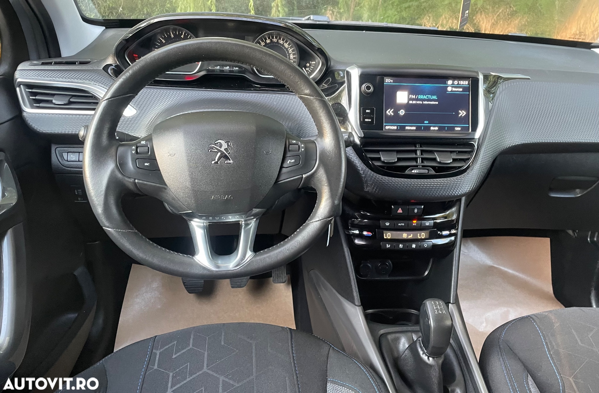Peugeot 2008 PureTech 100 Stop&Start Allure Pack - 12