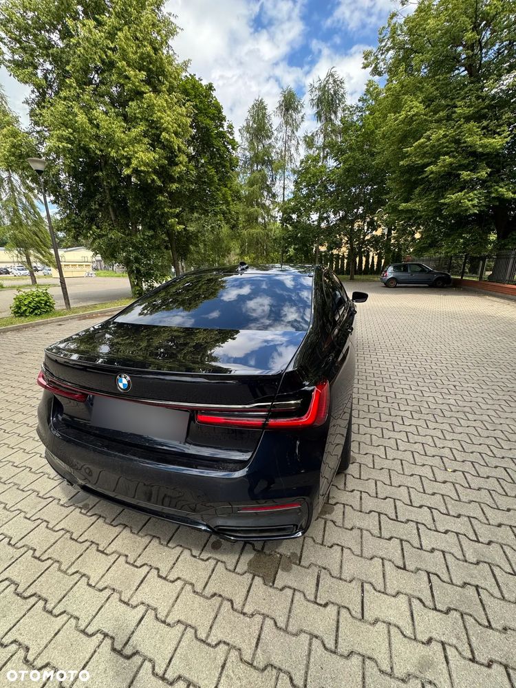 BMW Seria 7 750i xDrive - 3