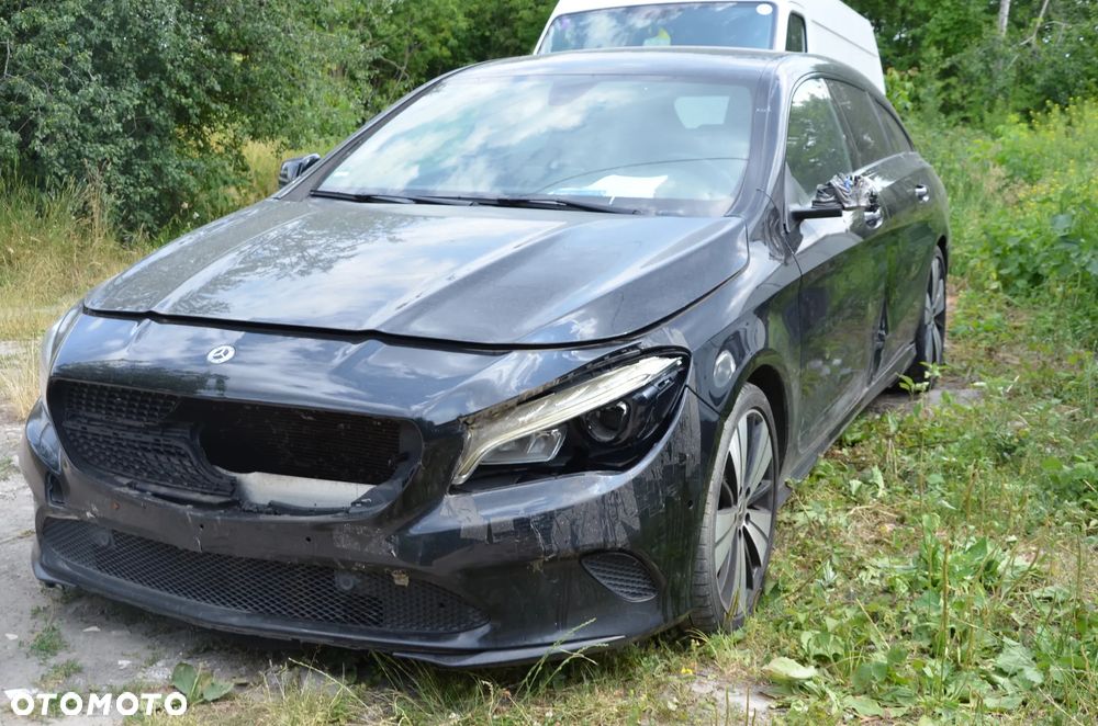 Mercedes-Benz CLA 220 d 7G-DCT AMG Line - 4