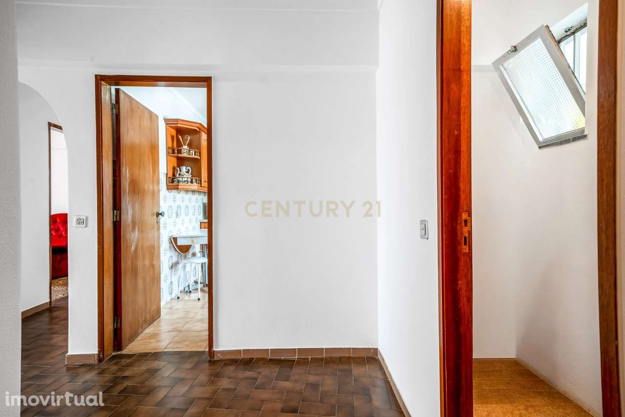 T3 em Quarteira com terraço amplo e lugar de garagem - Grande imagem: 5/39
