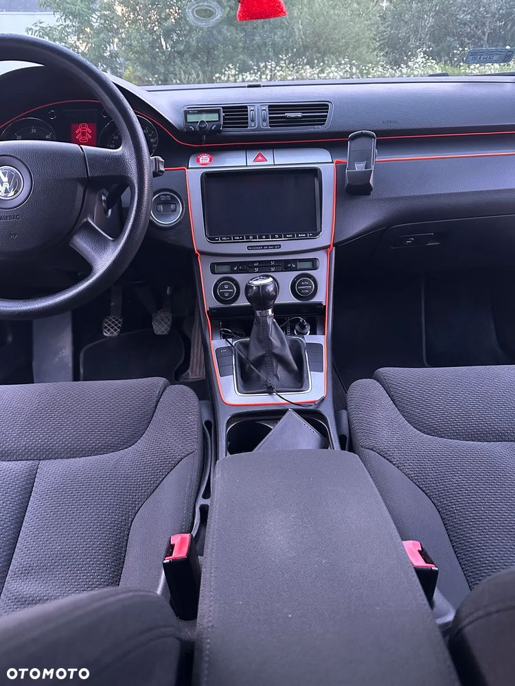 Volkswagen Passat - 30