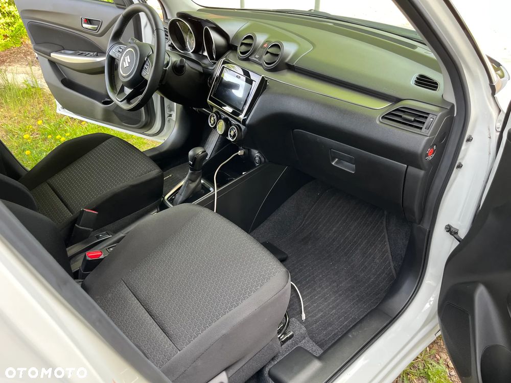 Suzuki Swift 1.2 Dualjet Hybrid CVT Comfort - 32