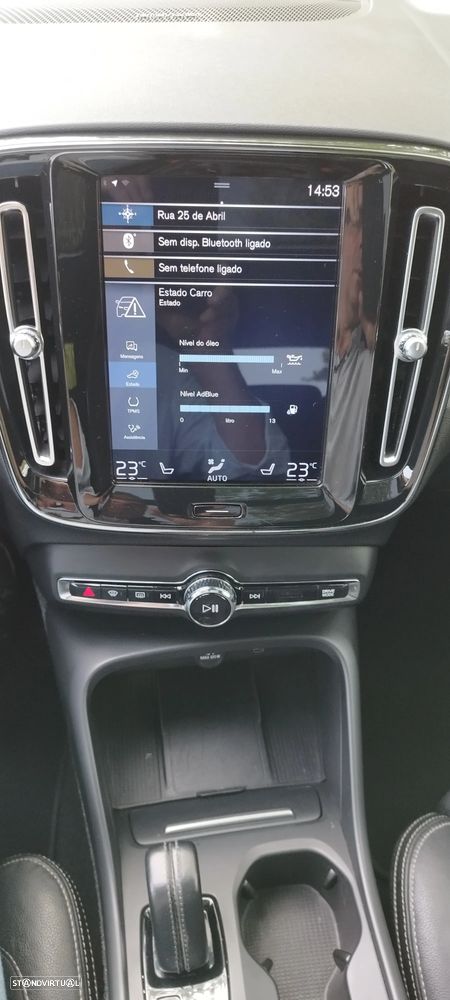 Volvo XC 40 2.0 D3 Momentum Plus - 38