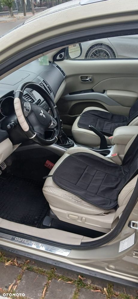 Mitsubishi Outlander - 4