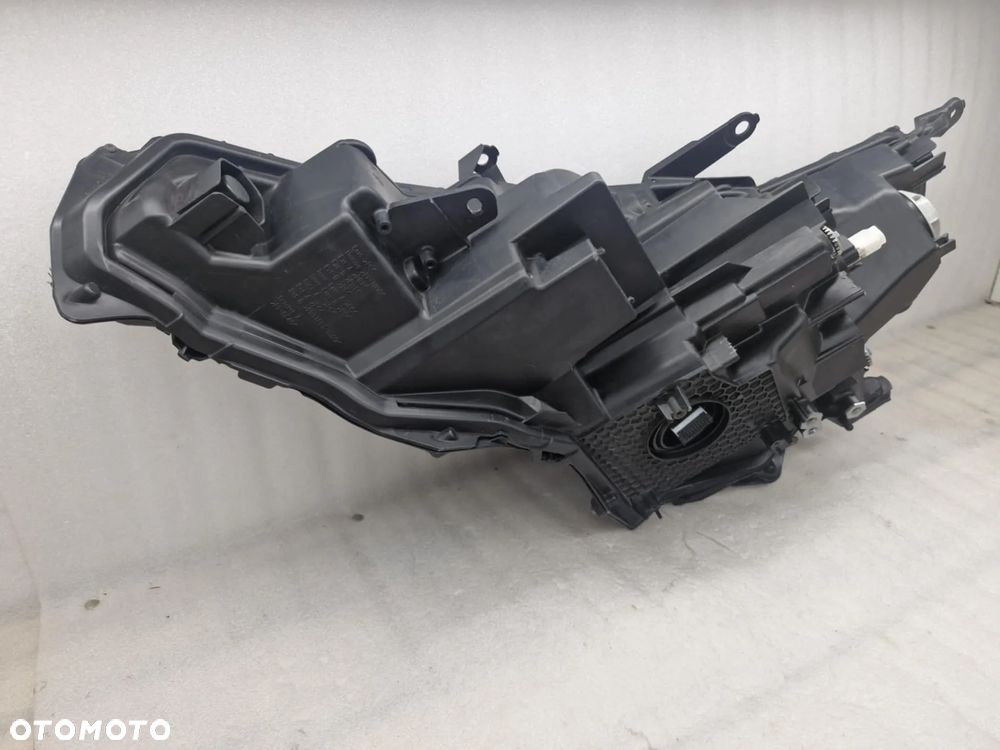 LEXUS NX II LAMPA LEWA/PRAWA KOMPLET - 29
