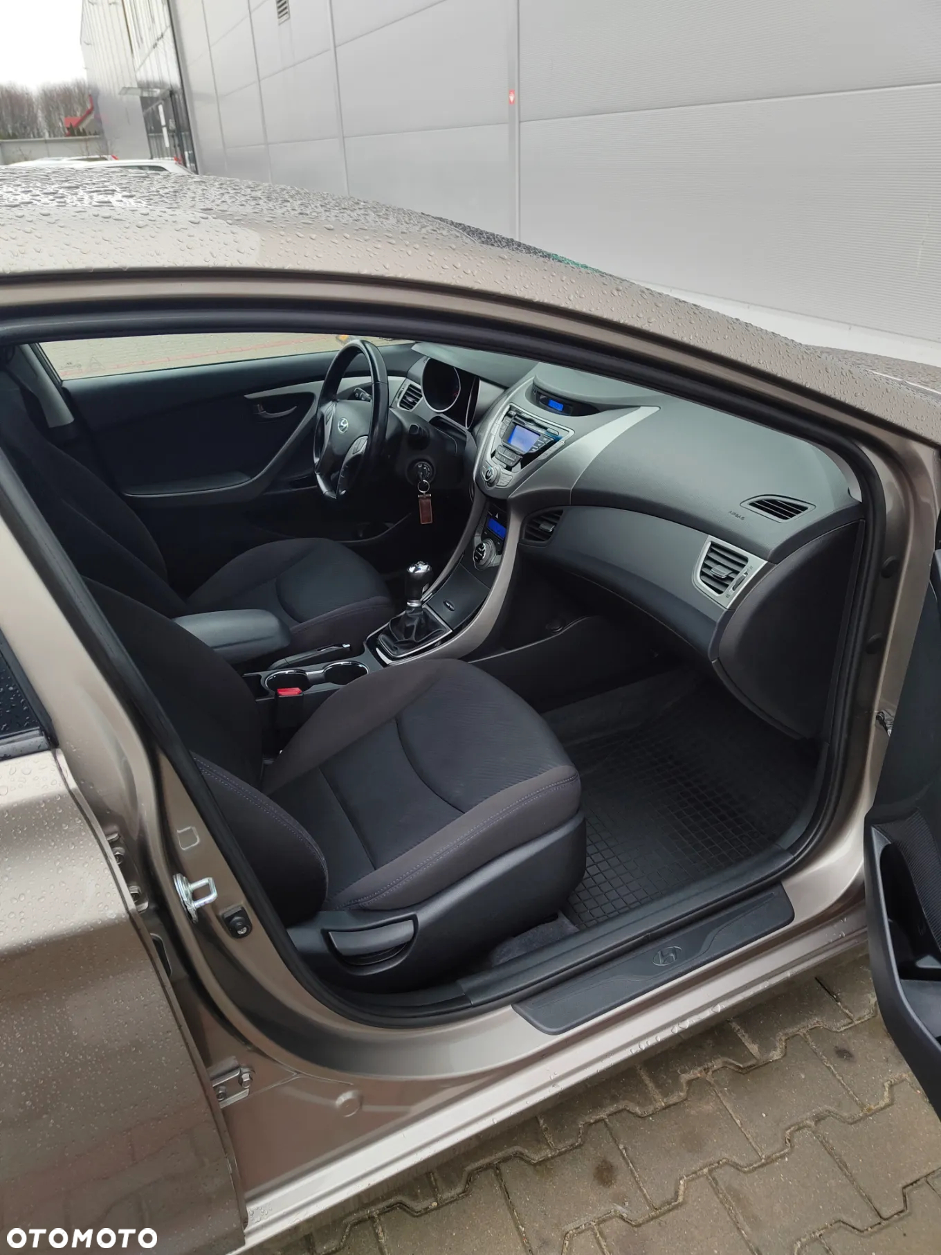 Hyundai Elantra - 14