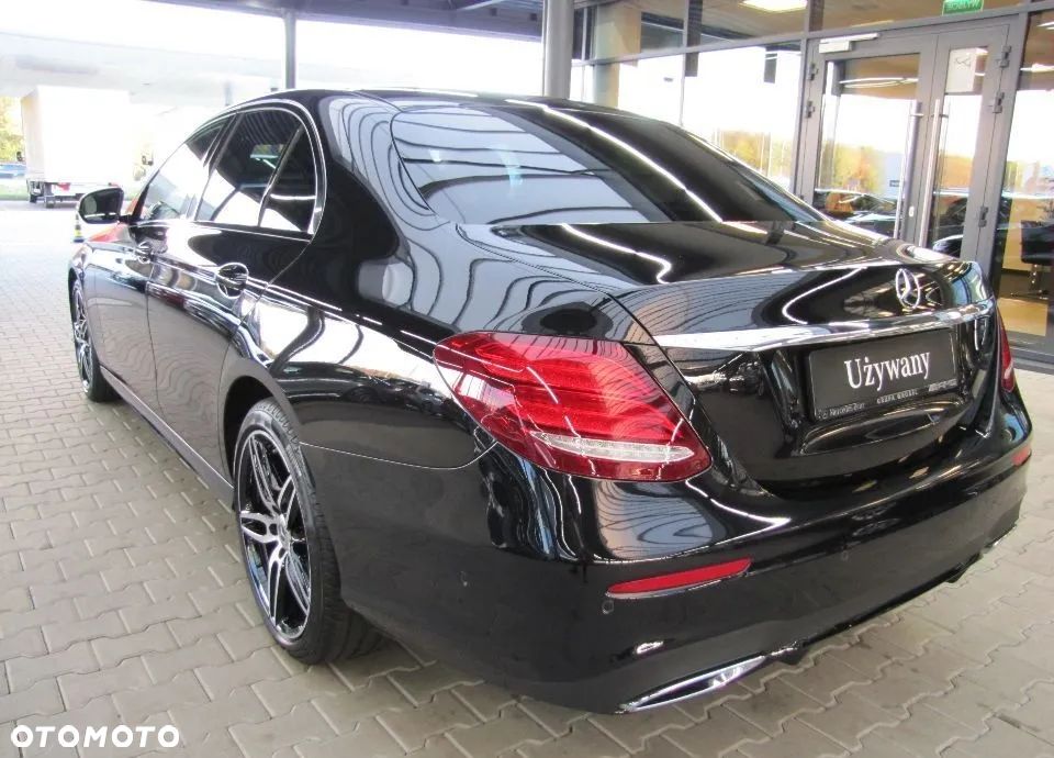 Mercedes-Benz Klasa E 300 d 9G-TRONIC - 22