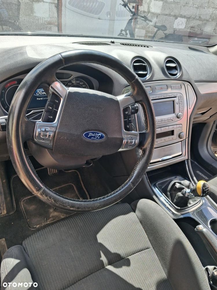 Ford Mondeo 2.0 TDCi Ambiente - 9