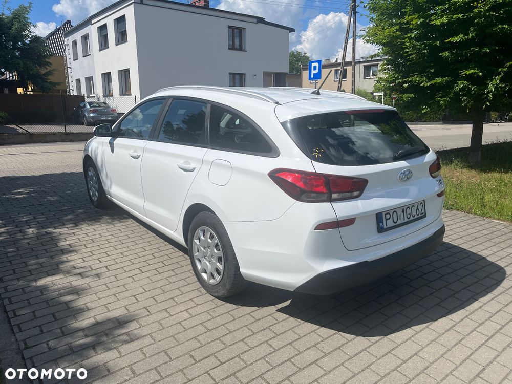 Hyundai i30 1.6 D Comfort - 12