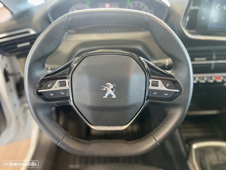 Peugeot 208 1.2 PureTech SE Style - 13