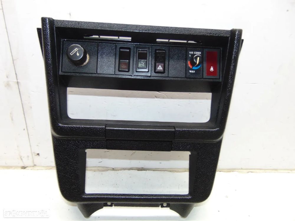 Volvo 244 consola frontal/Chapeleira - 2