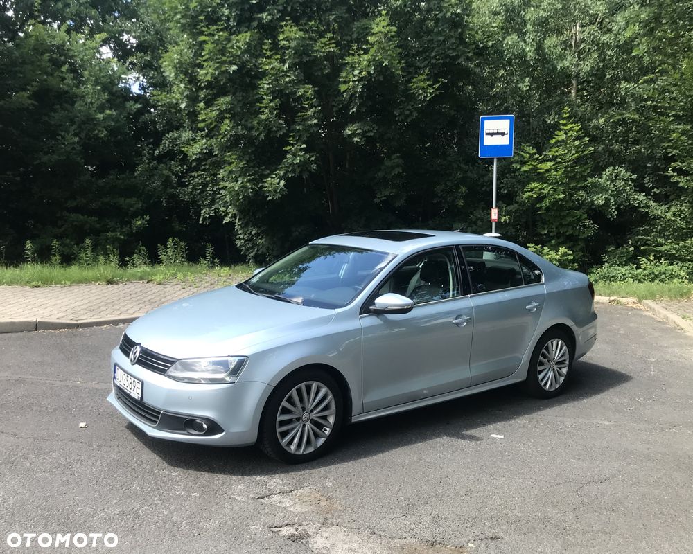 Volkswagen Jetta 1.6 TDI Highline DSG - 2