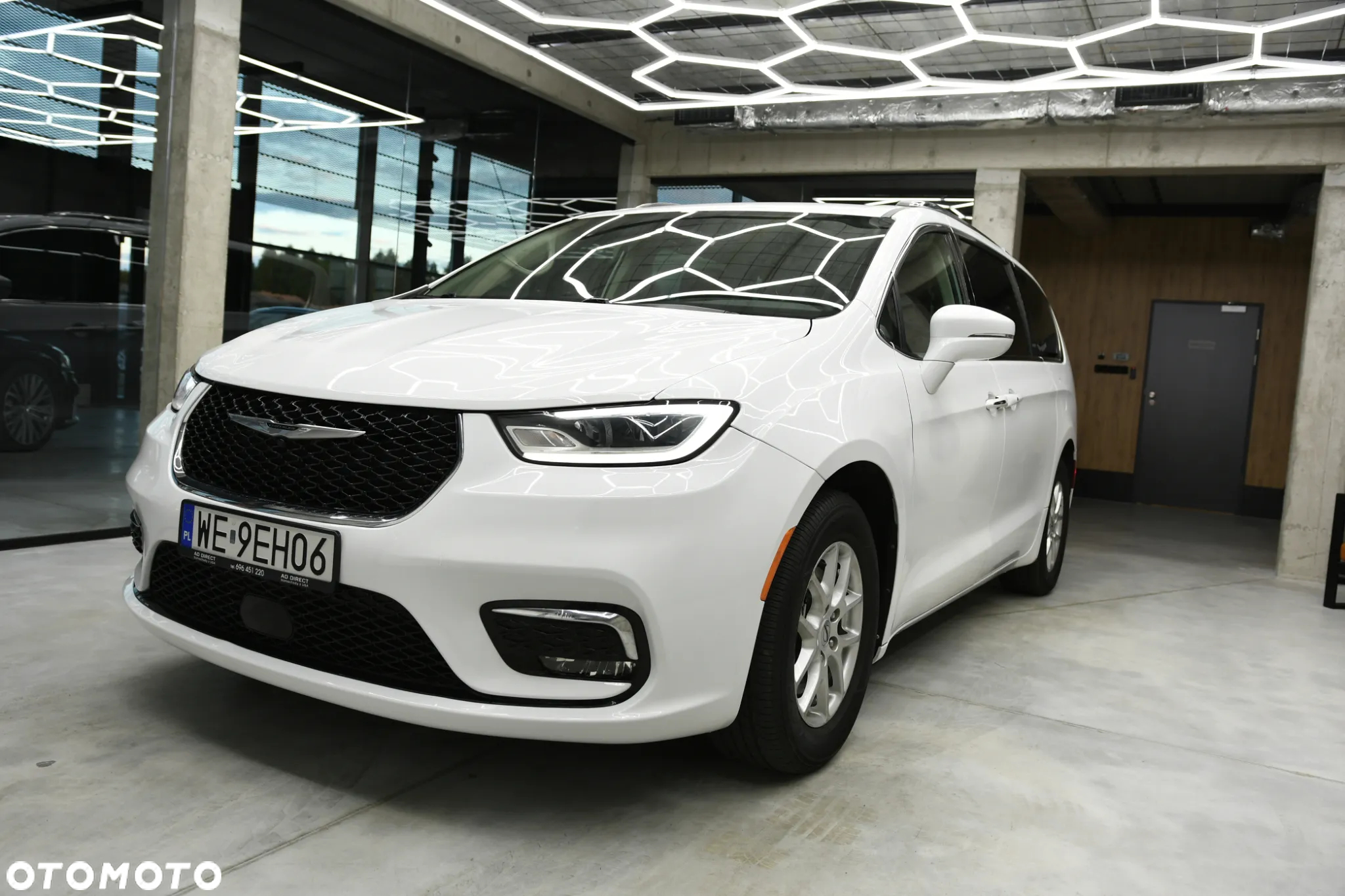 Chrysler Pacifica - 5