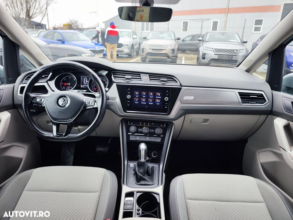 Volkswagen Touran 2.0 TDI DSG Comfortline - 10
