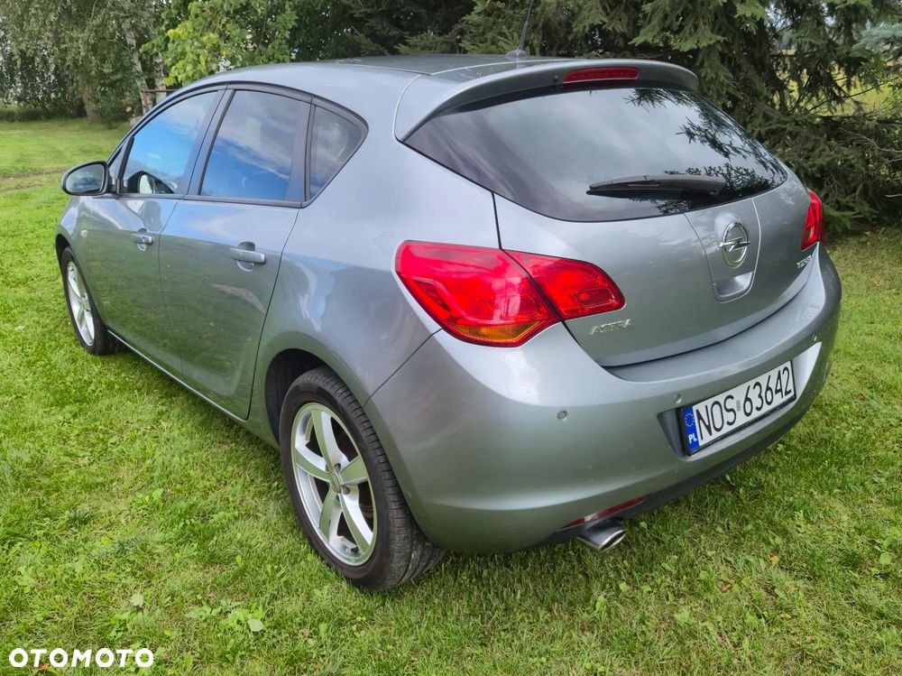 Opel Astra 1.4 T Cosmo - 3