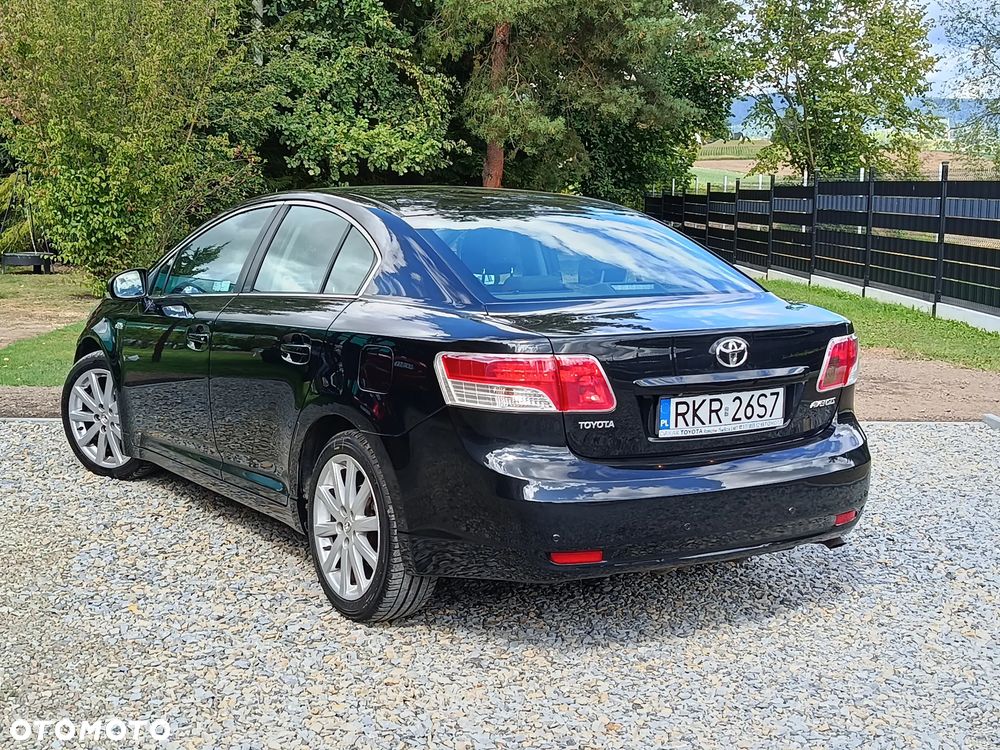 Toyota Avensis - 14