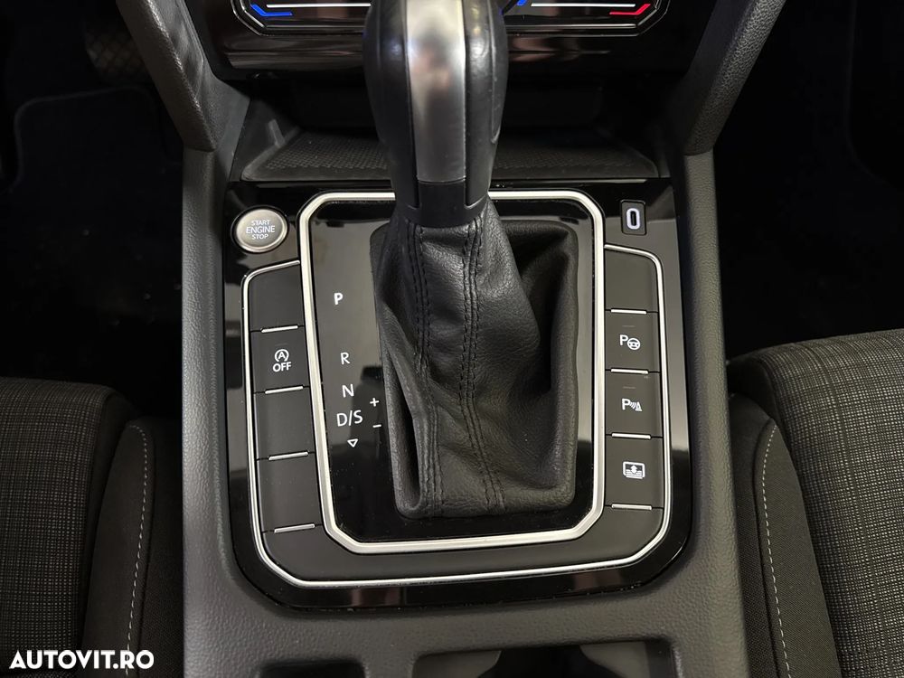 Volkswagen Passat - 18