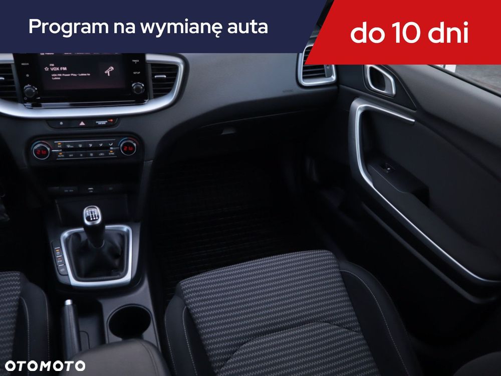 Kia Ceed - 10