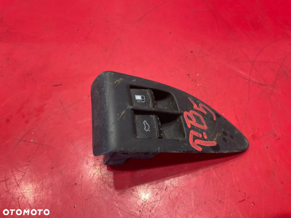 PRZEŁĄCZNIK PALIWA  Volkswagen Passat B5 - 1