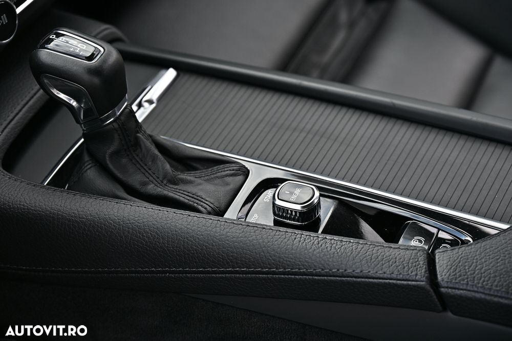 Volvo V90 D4 AWD PRO - 25