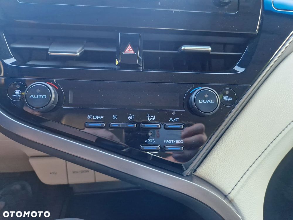 Toyota Camry - 20