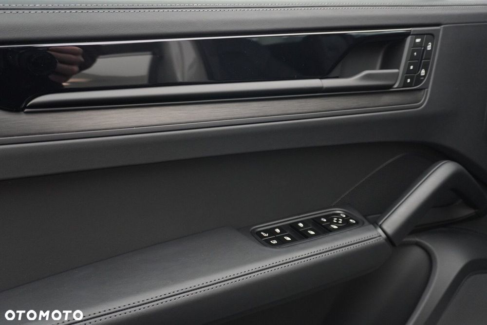 Porsche Cayenne E-Hybrid PHEV - 23