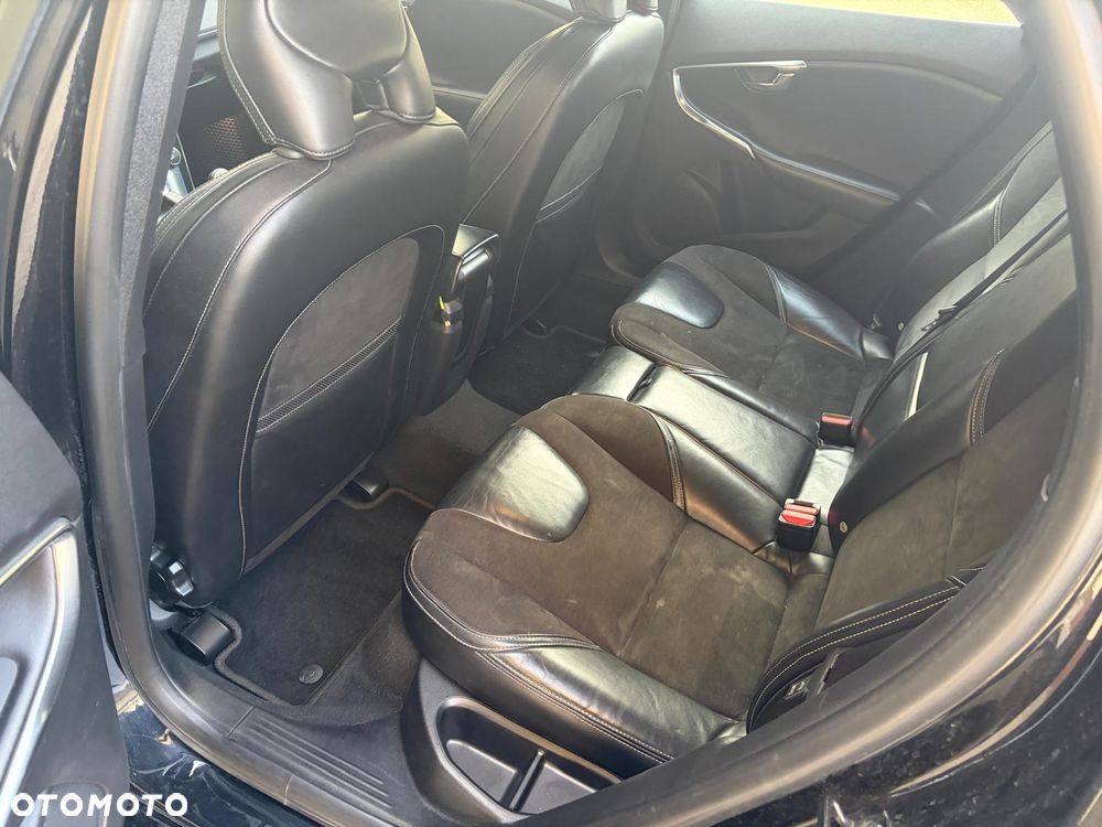 Volvo V40 ver-d2-r--design-kinetic - 16