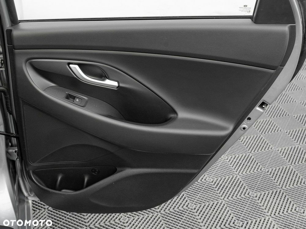 Hyundai i30 1.5 DPI Classic + - 27