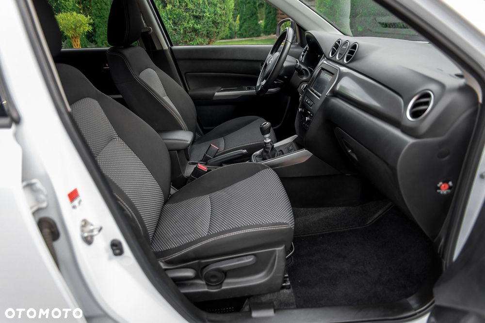 Suzuki Vitara 1.4 Boosterjet Hybrid Comfort+ - 26