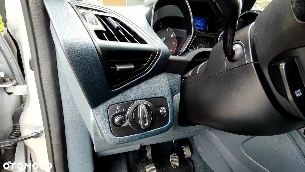 Ford C-MAX 1.6 Ti-VCT Champions Edition - 16