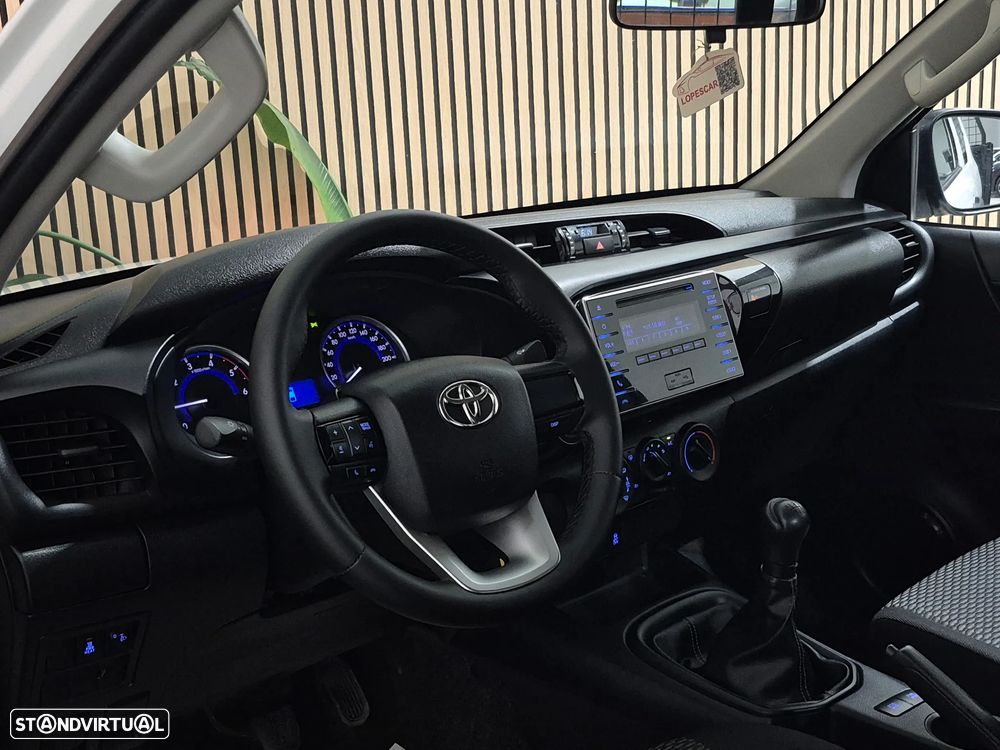 Toyota Hilux 2.4D-4D - 2018 - 137.000KM | GARANTIA | NACIONAL - 3 LUG - 17