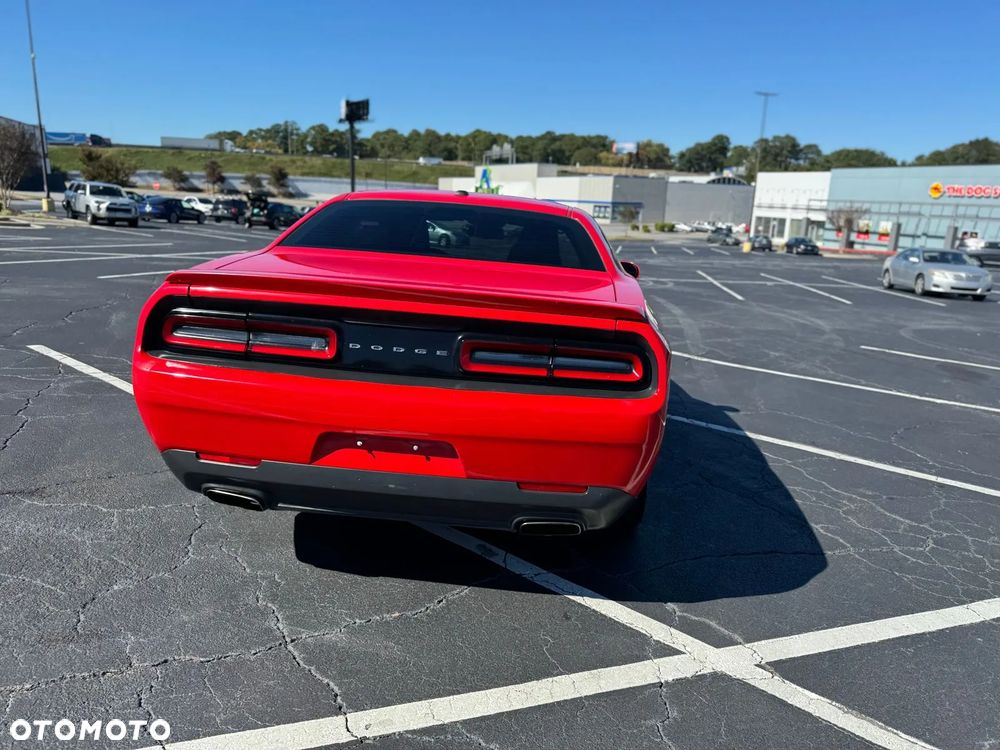 Dodge Challenger - 6