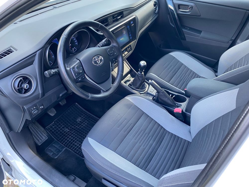 Toyota Auris 1.6 Valvematic Executive - 28