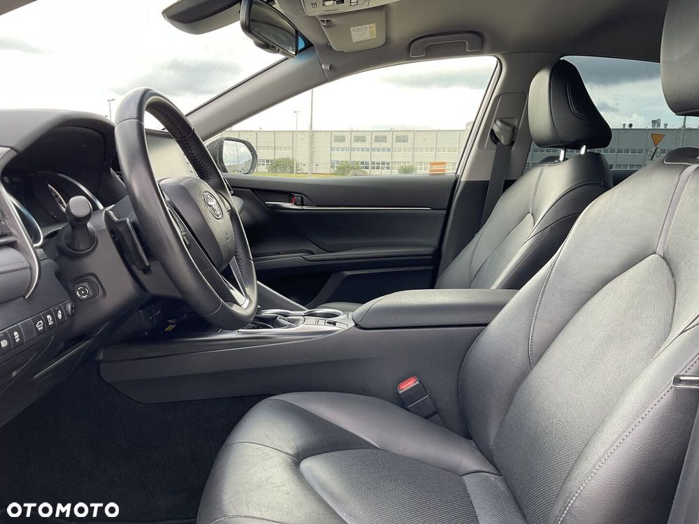Toyota Camry 2.5 Hybrid Executive CVT - 13