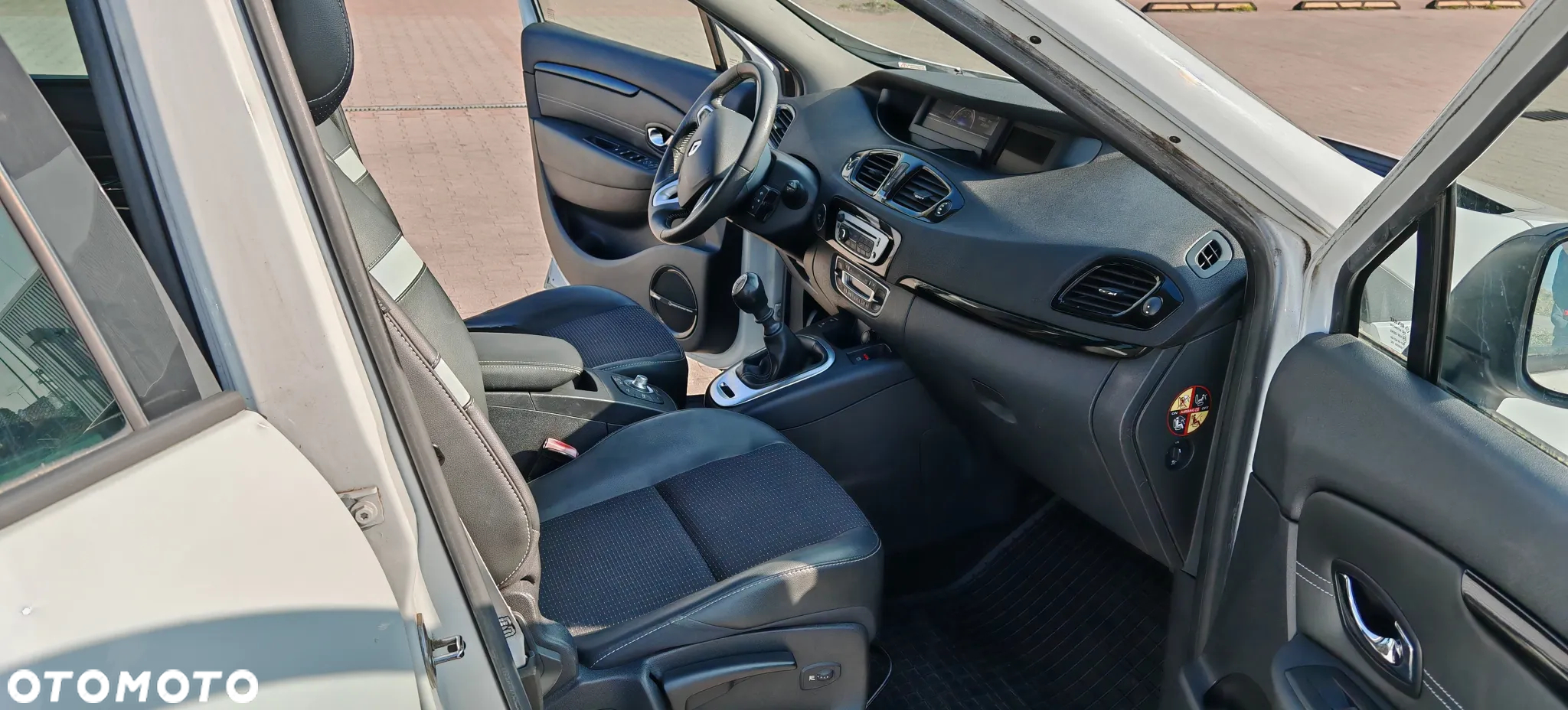 Renault Grand Scenic - 17