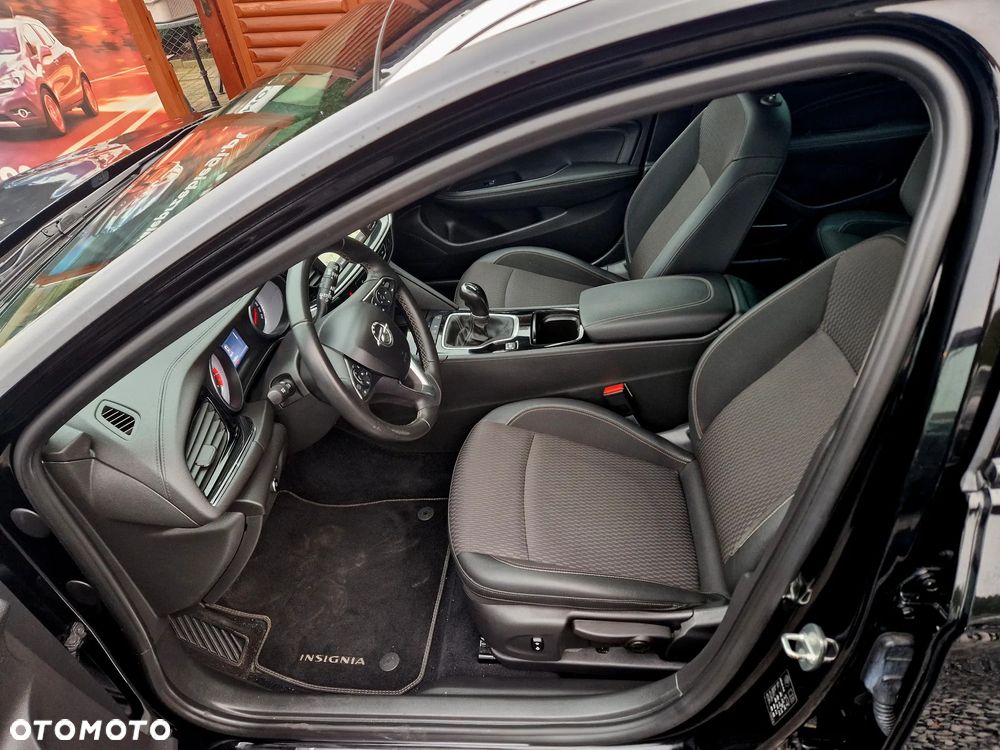 Opel Insignia - 11