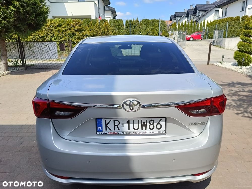 Toyota Avensis 1.8 Prestige MS - 4