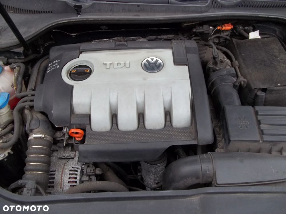 Volkswagen Golf 2.0 TDI DPF Comfortline - 17