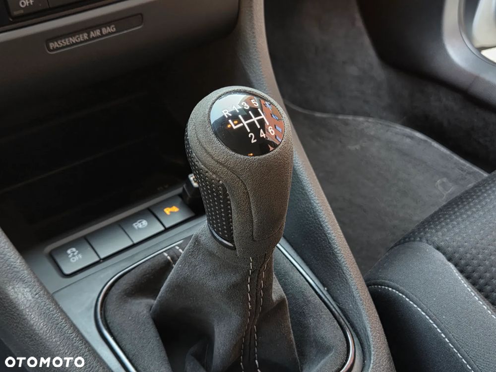 Volkswagen Golf 1.2 TSI BlueMotion Technology MATCH - 32