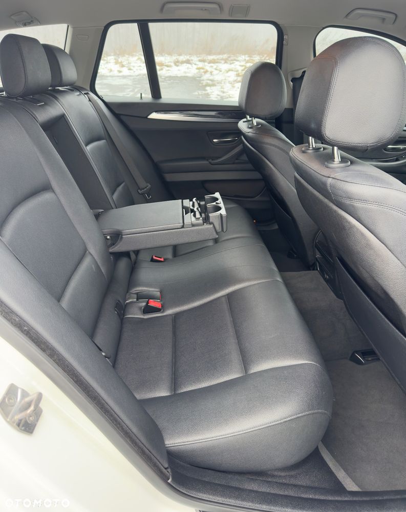 BMW Seria 5 520d Luxury Line - 15