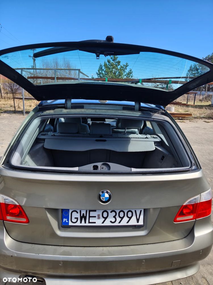 BMW Seria 5 525d - 11